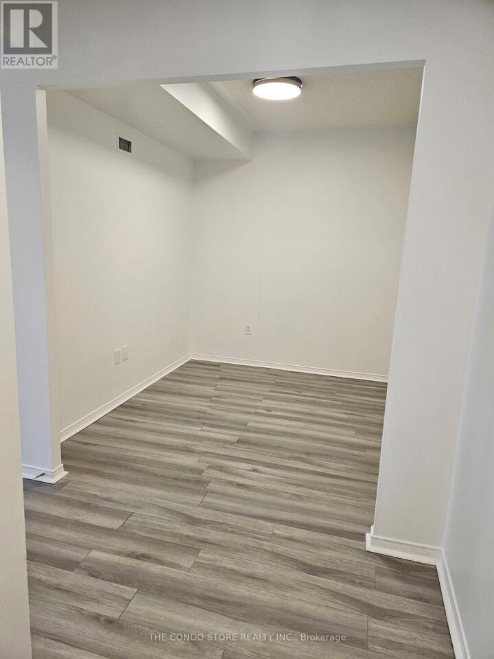 Property Photo:  887 Bay Street 711  ON M5S 3K4 