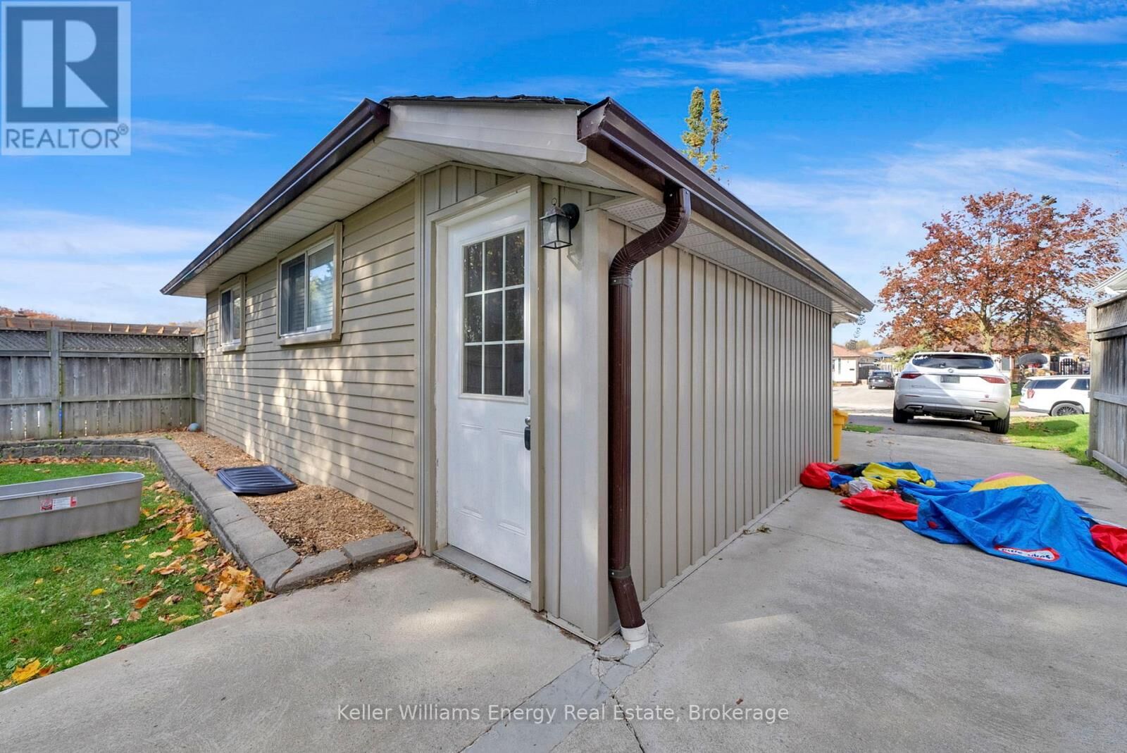 Property Photo: 1137 Norman Crescent Lower ON L1H 7W9