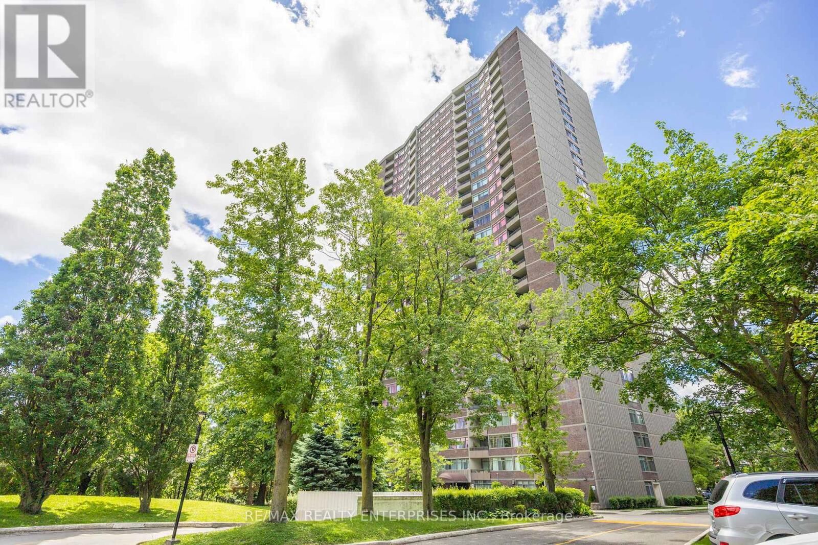 Property Photo:  3100 Kirwin Avenue 503  ON L5A 3S6 