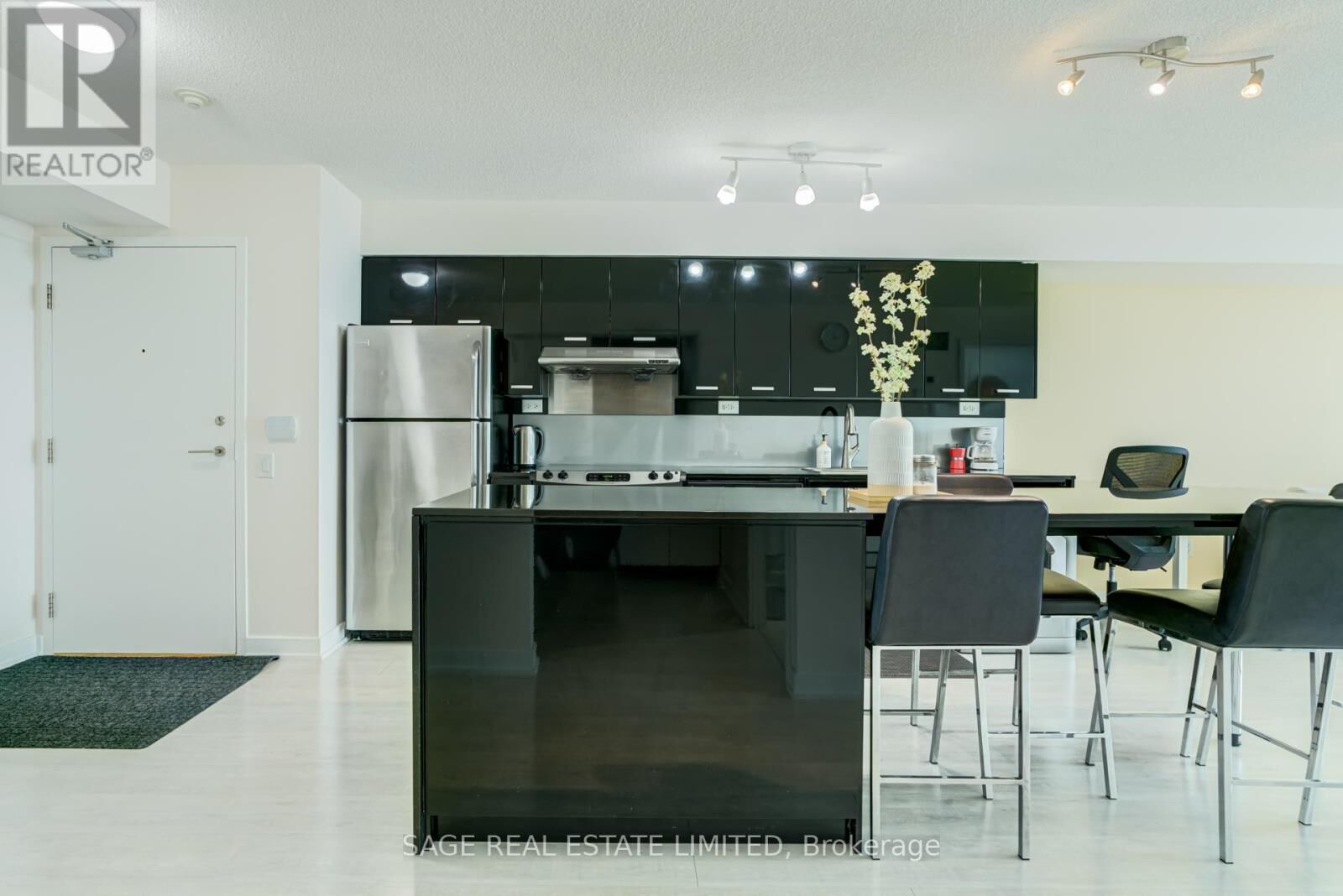 Property Photo:  29 Singer Court 1015  ON M2K 0B2 