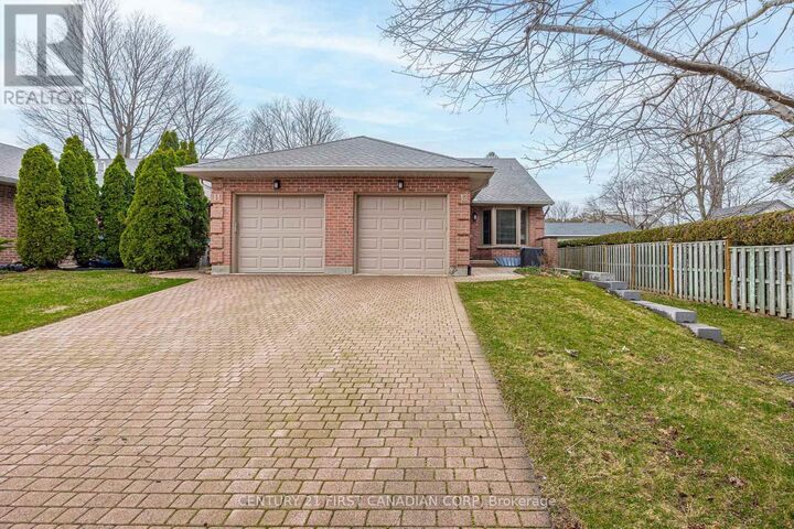 Property Photo:  90 Ontario Street South 12  ON N0M 1T0 