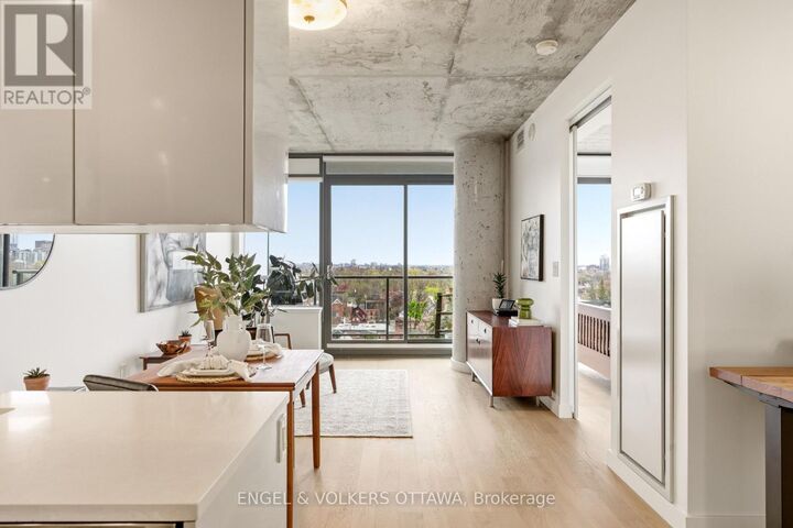 Property Photo: 224 Lyon Street North 1004 ON K1R 0C1