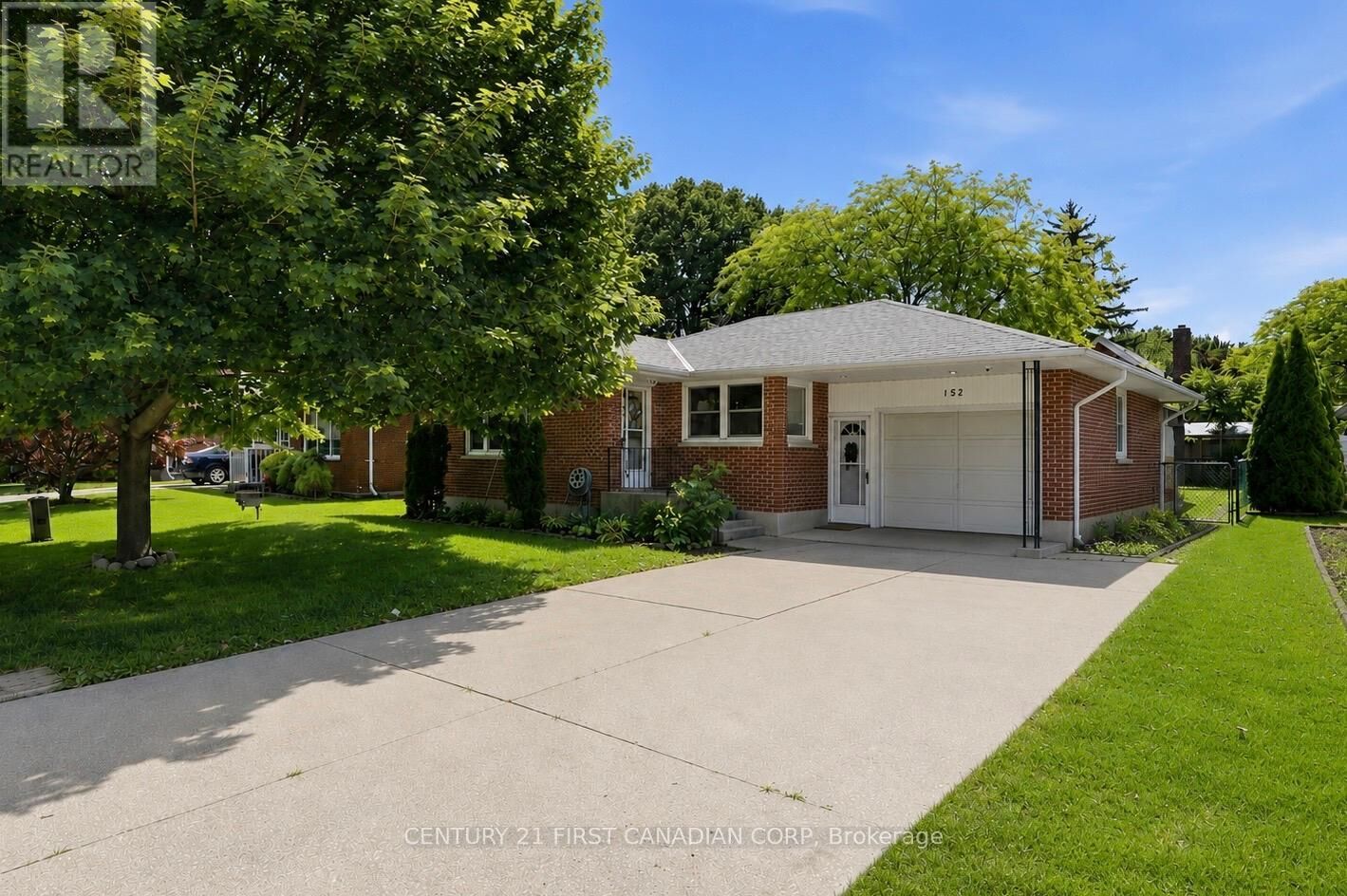 Property Photo:  152 Ellen Street  ON N0P 1A0 
