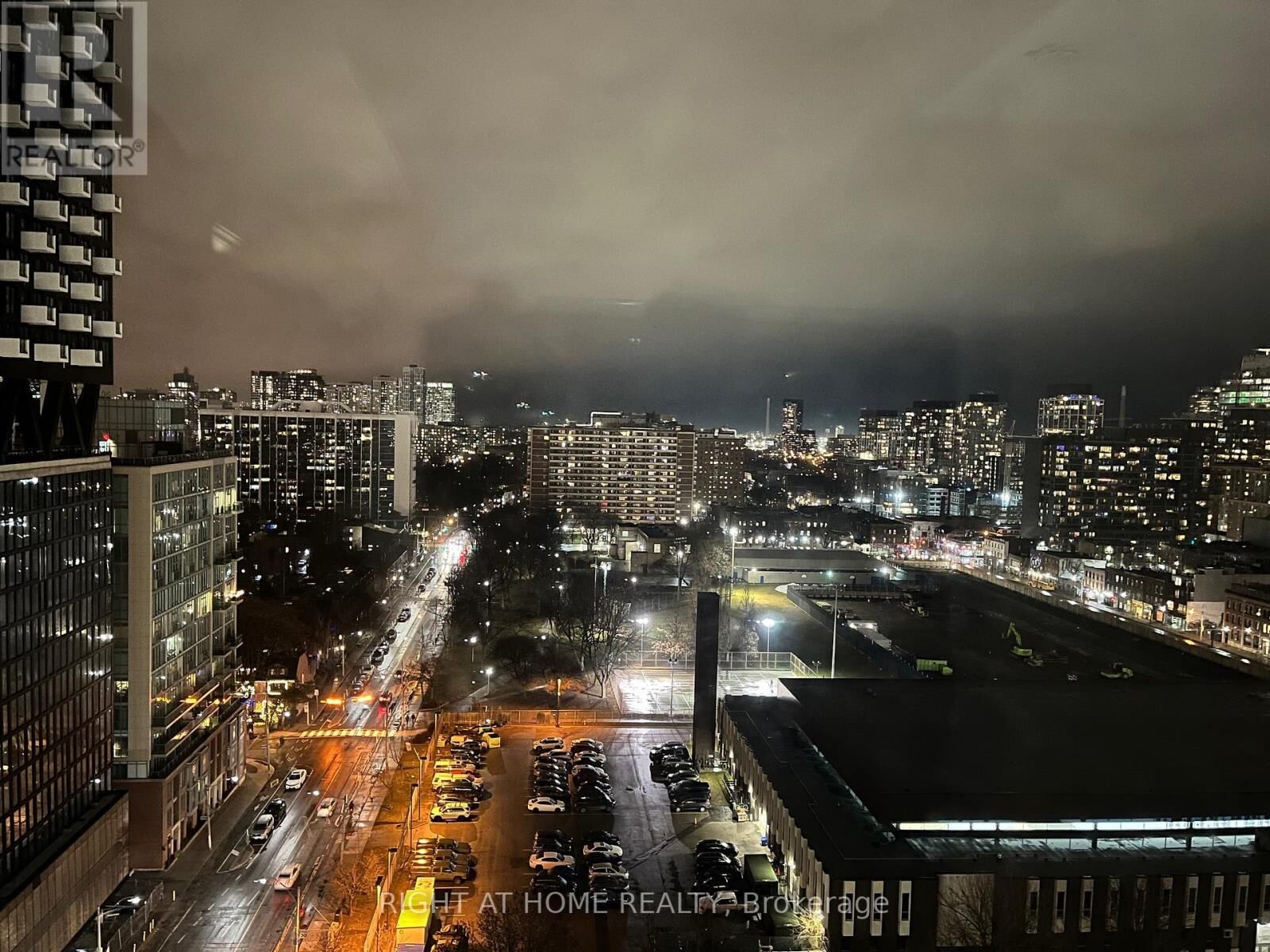 Property Photo: 47 Mutual Street 1606 ON M5B 0C6