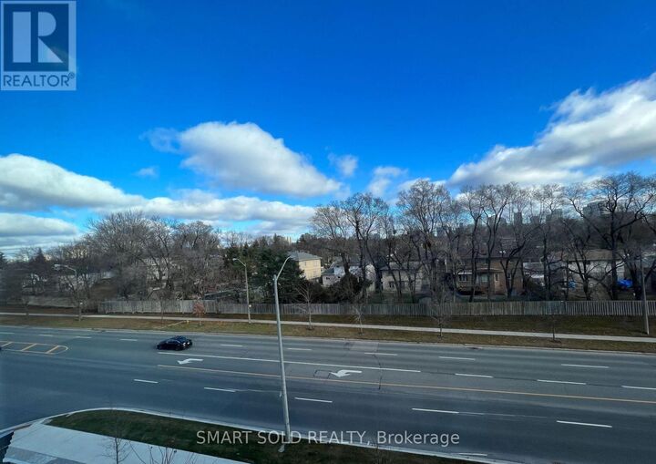 Photo de la propriété:  25 Adra Grado Way 643  ON M2J 0H6 