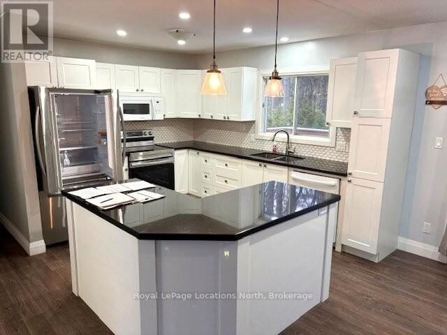 Property Photo: 40 Rue Vanier ON L9M 0J2