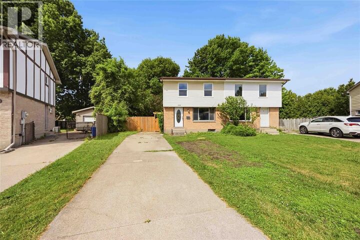 1239 Nottingham Drive — photo 1