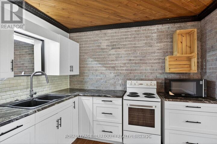 Property Photo:  12 Concession Street A  ON K0L 1Z0 