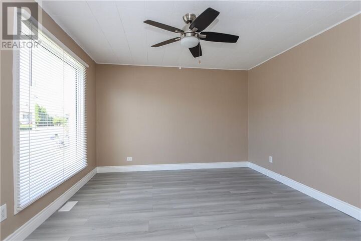 Property Photo:  394 King Street  ON P3B 2L1 