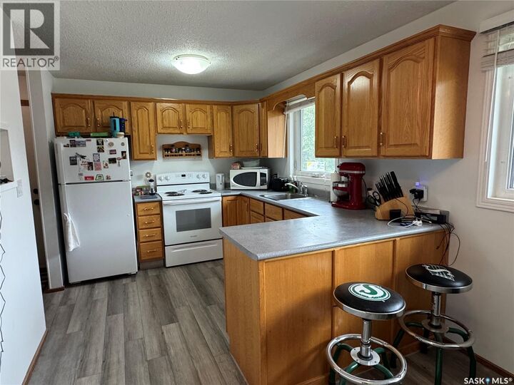 Property Photo:  1504 Studer Street  SK S0J 1L0 