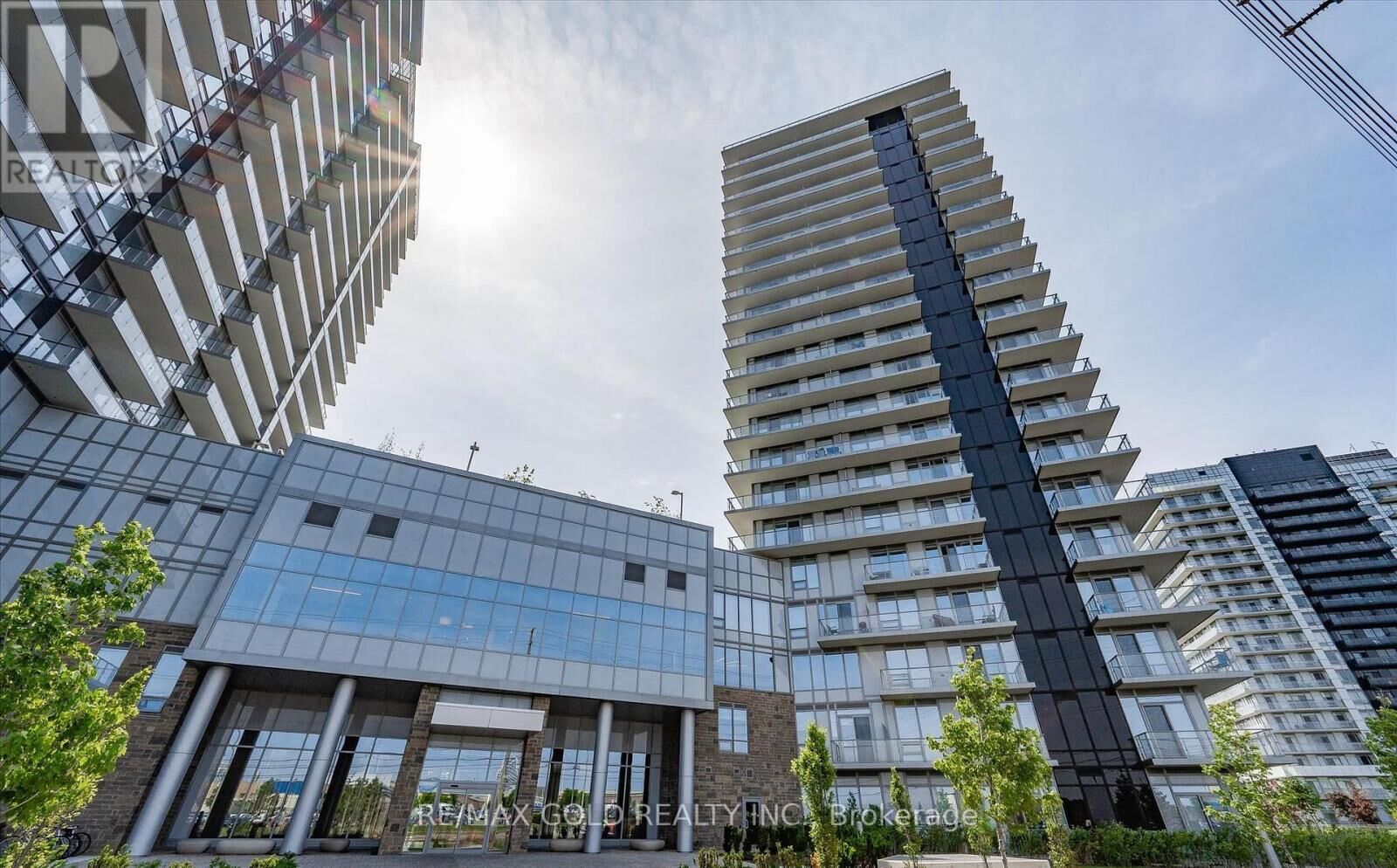 Property Photo: 4675 Metcalfe Avenue 1905 ON L5M 0Z7
