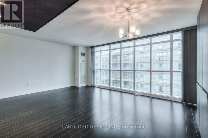 Property Photo:  15 Iceboat Terrace 836  ON M5V 4A5 