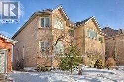 Property Photo:  82 Brookeview Drive  ON L4G 6R6 