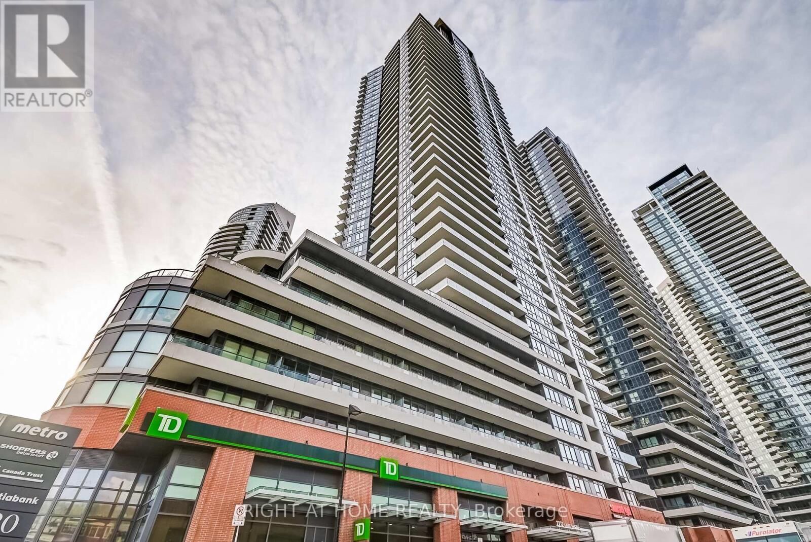 Property Photo: 2212 Lake Shore Boulevard West 2710 ON M8V 0C2