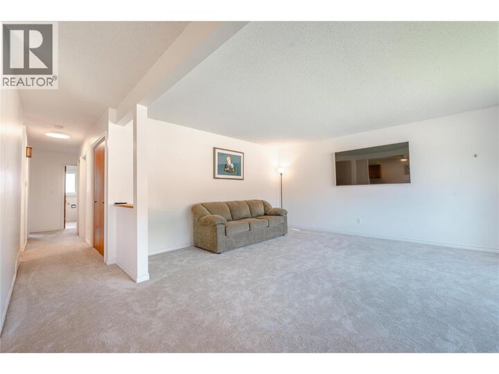 Property Photo: 815 Fourth Street East BC V0E 2S0