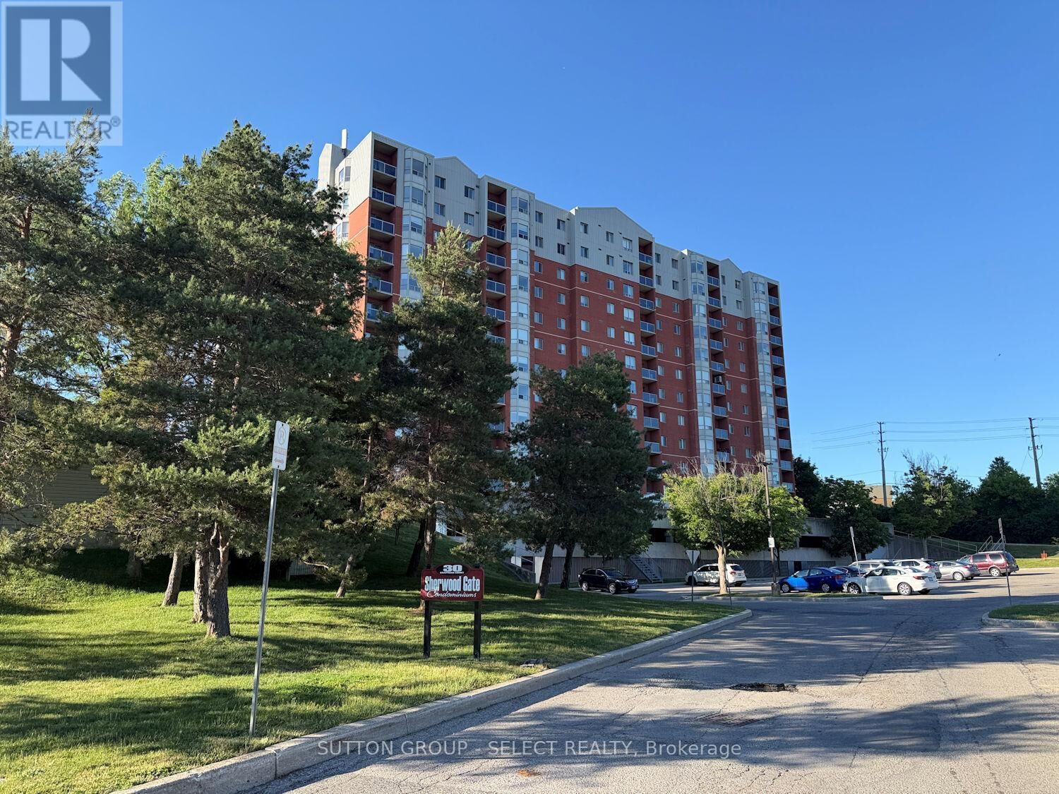 Property Photo:  30 Chapman Court 407  ON N6G 4Y4 
