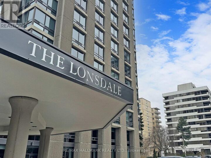 Property Photo: 619 Avenue Road 201 ON M4V 2K6