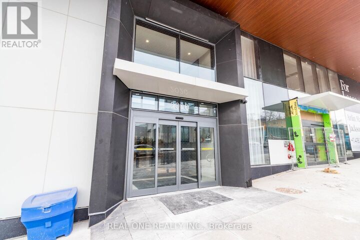 Property Photo:  2020 Bathurst Street 722  ON M5P 0A6 