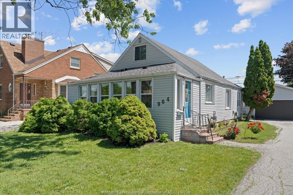 Property Photo:  964 Eastlawn Avenue  ON N8S 3H9 