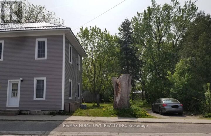 Property Photo:  59 King Street  ON K0E 1G0 