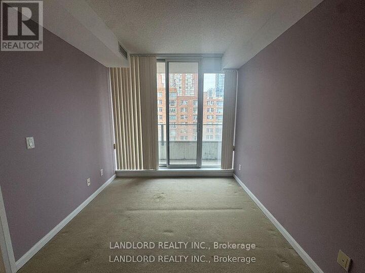 Property Photo:  111 Elizabeth Street 1620  ON M5G 1P7 