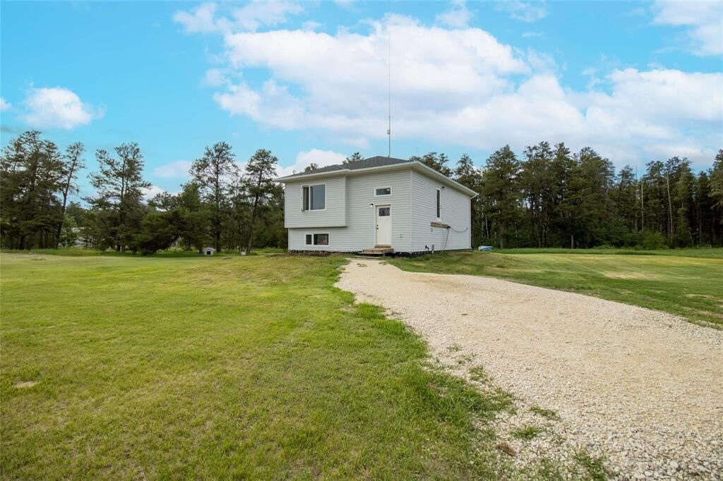 Property Photo:  33 Sentier Deer Trail  MB R0A 0Z0 