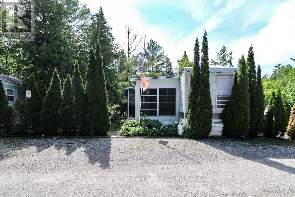 Property Photo: 85 Theme Park Drive 45 ON L9Z 1X7