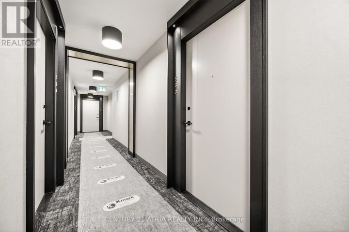 Property Photo: 858 Dupont Street 532 ON M6G 0C1