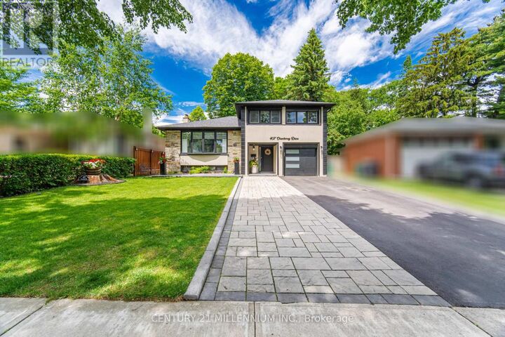 Property Photo: 407 Chantenay Drive ON L5A 1E9