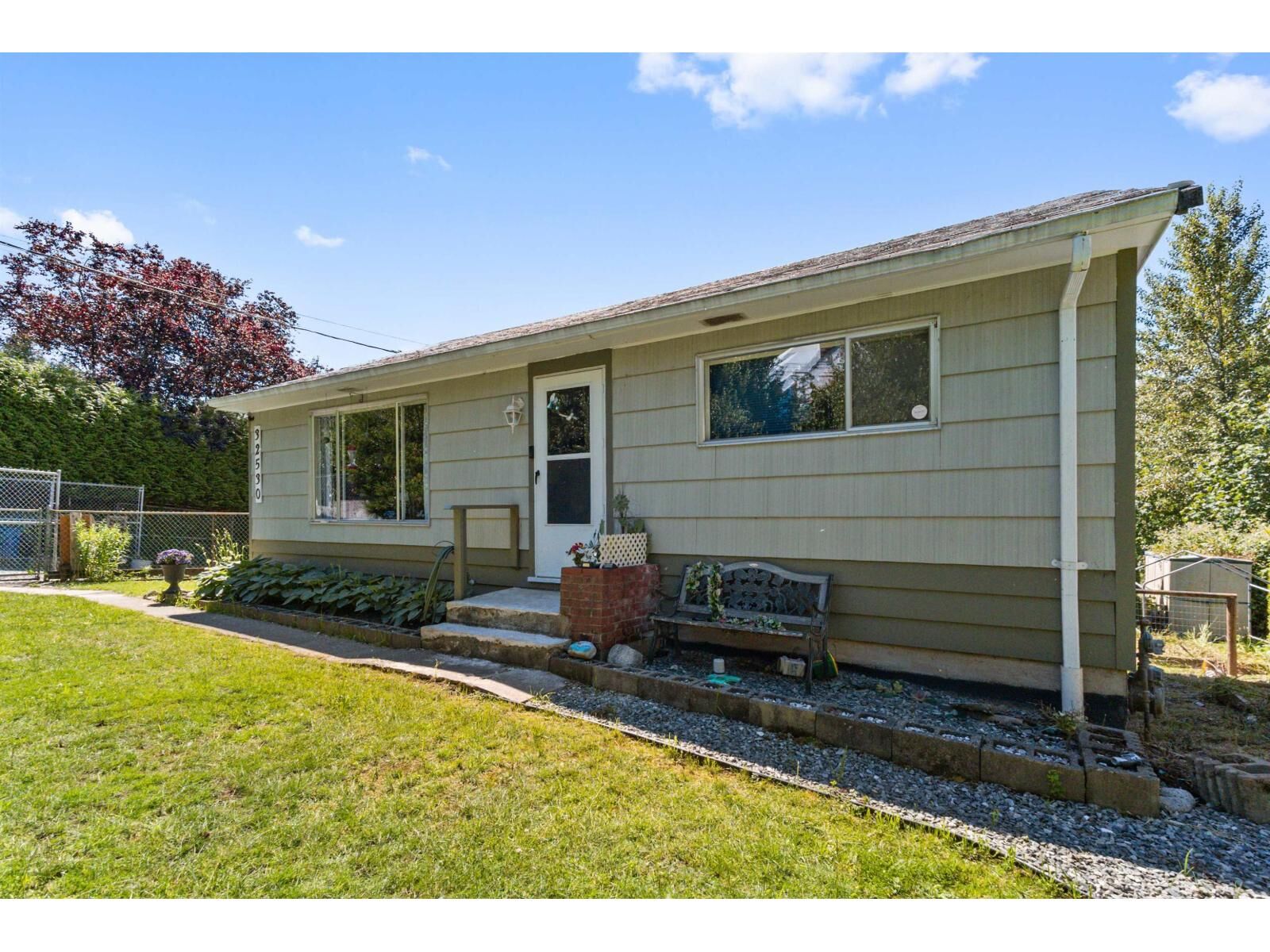 Property Photo: 32530 Fraser Crescent BC V2V 1C6