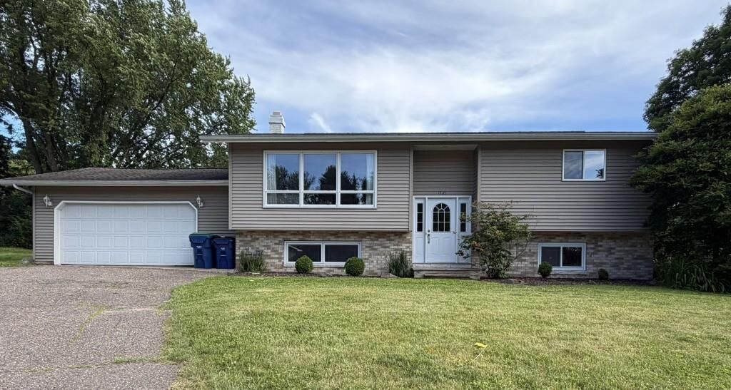 Property Photo: 1509 McIndoe Court WI 54403