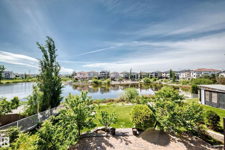Property Photo:  352 Ozerna Road NW  AB T5Z 3Y4 