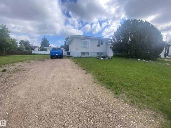 Property Photo:  5713 44A Street  AB T9C 1E4 