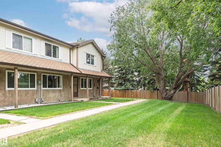 Property Photo:  18 Walden Park  AB T8N 3V6 