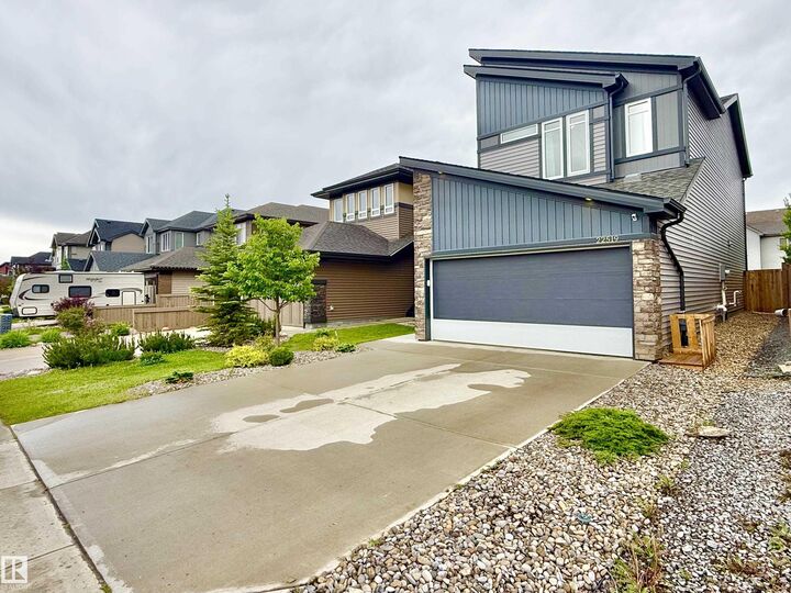 Property Photo: 22519 96 Avenue NW AB T5T 7K5