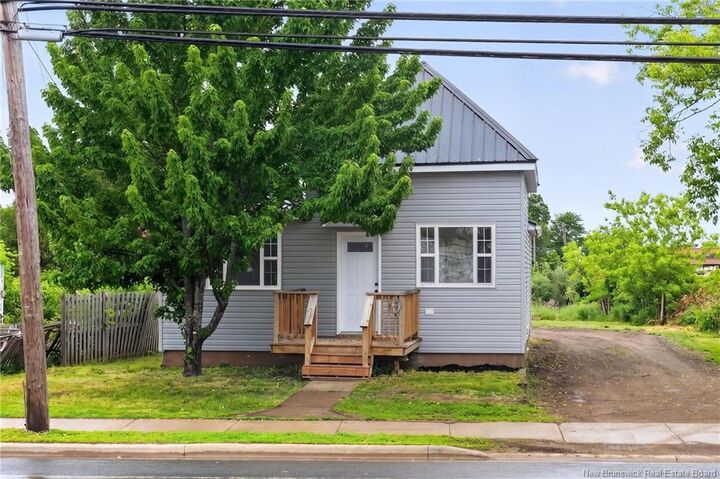 Property Photo:  55 Killam Drive  NB E1C 3R1 