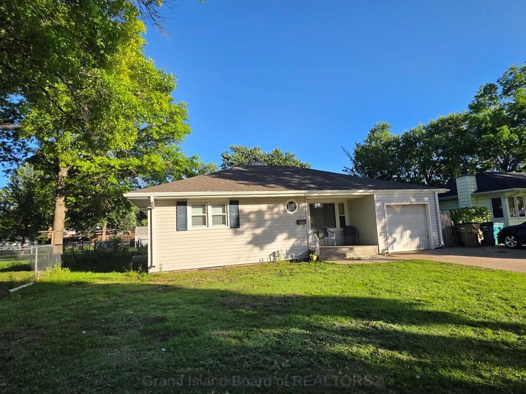 Property Photo:  2507 W Louise  NE 68803 