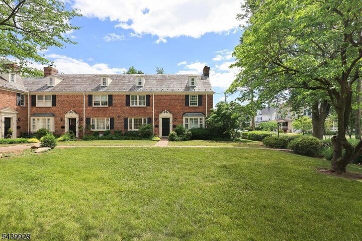 Property Photo:  260 Walnut Street, Unit 10  NJ 07090 