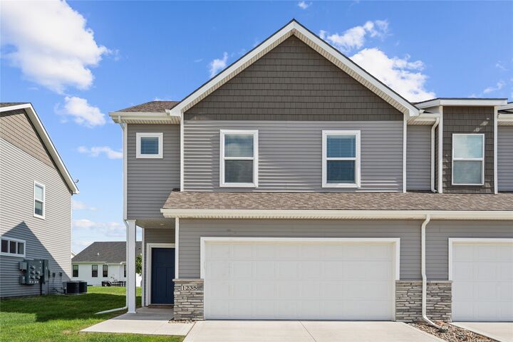 Property Photo: 1235 NW 33rd Lane IA 50023