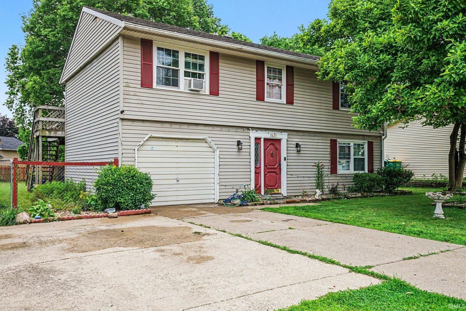 Property Photo:  2421 E 5th Street  IN 46544 