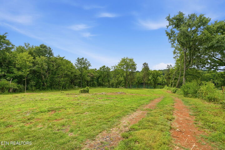 Property Photo:  3128 Howell Rd  TN 37806 