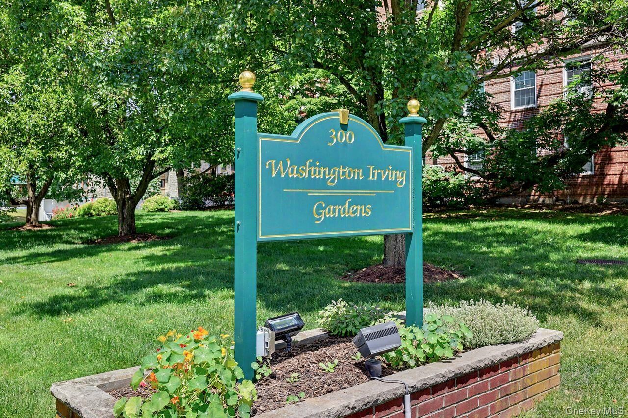 Property Photo: 300 S Broadway 2 H NY 10591