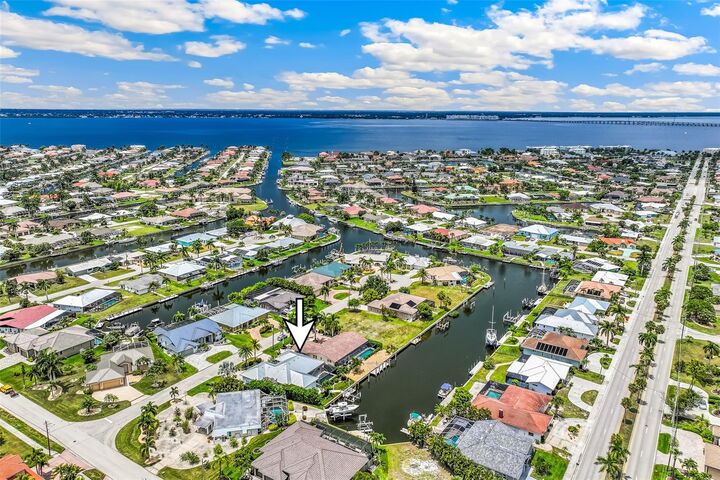 Property Photo: 2477 Sierra Lane FL 33950