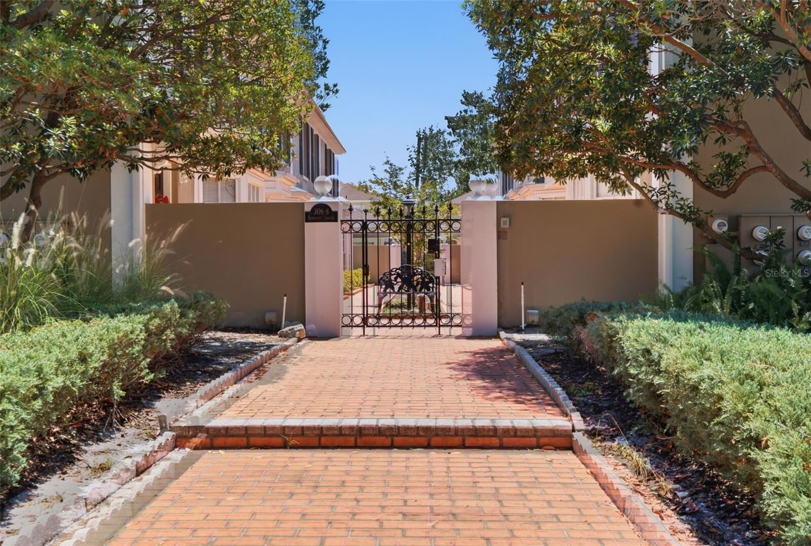 Property Photo:  308 S Bungalow Park Avenue D  FL 33609 