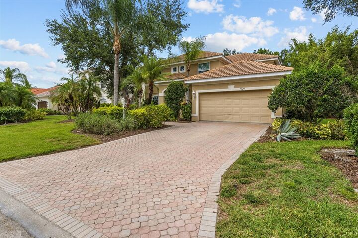 Property Photo: 7627 Desert Inn Way FL 34202
