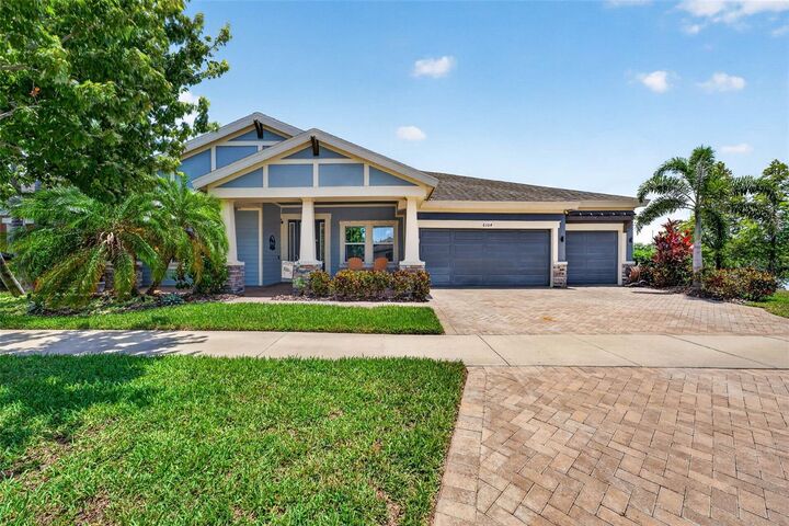 Property Photo: 6104 Shadowlake Drive FL 33572