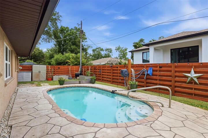 Property Photo: 541 Morningside Road FL 34293
