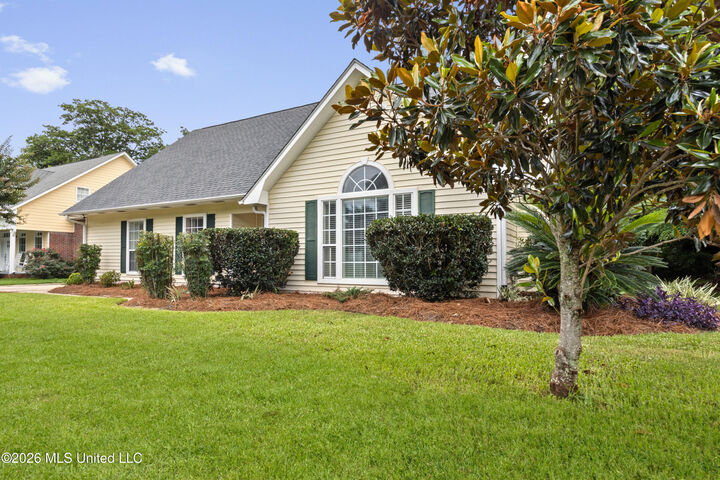 Property Photo:  2469 Greenview Drive  MS 39507 