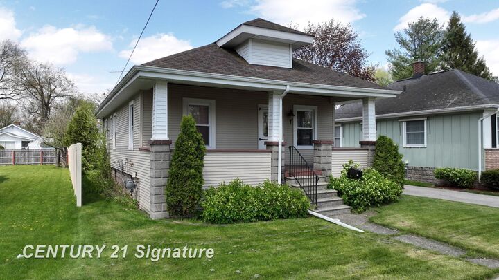 Property Photo:  1548 Maine Street  MI 48603 