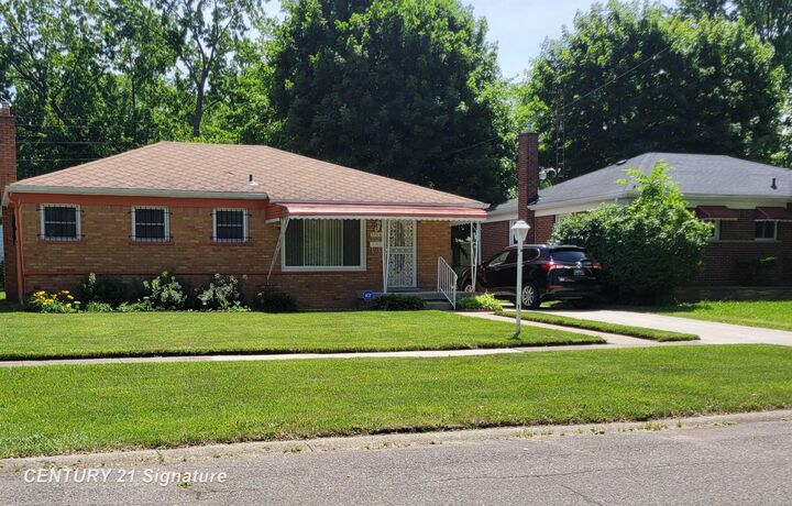 Property Photo: 5502 Leslie Drive MI 48504